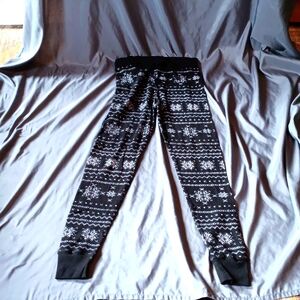 Serra black and white snowflake pattern pajama bottoms